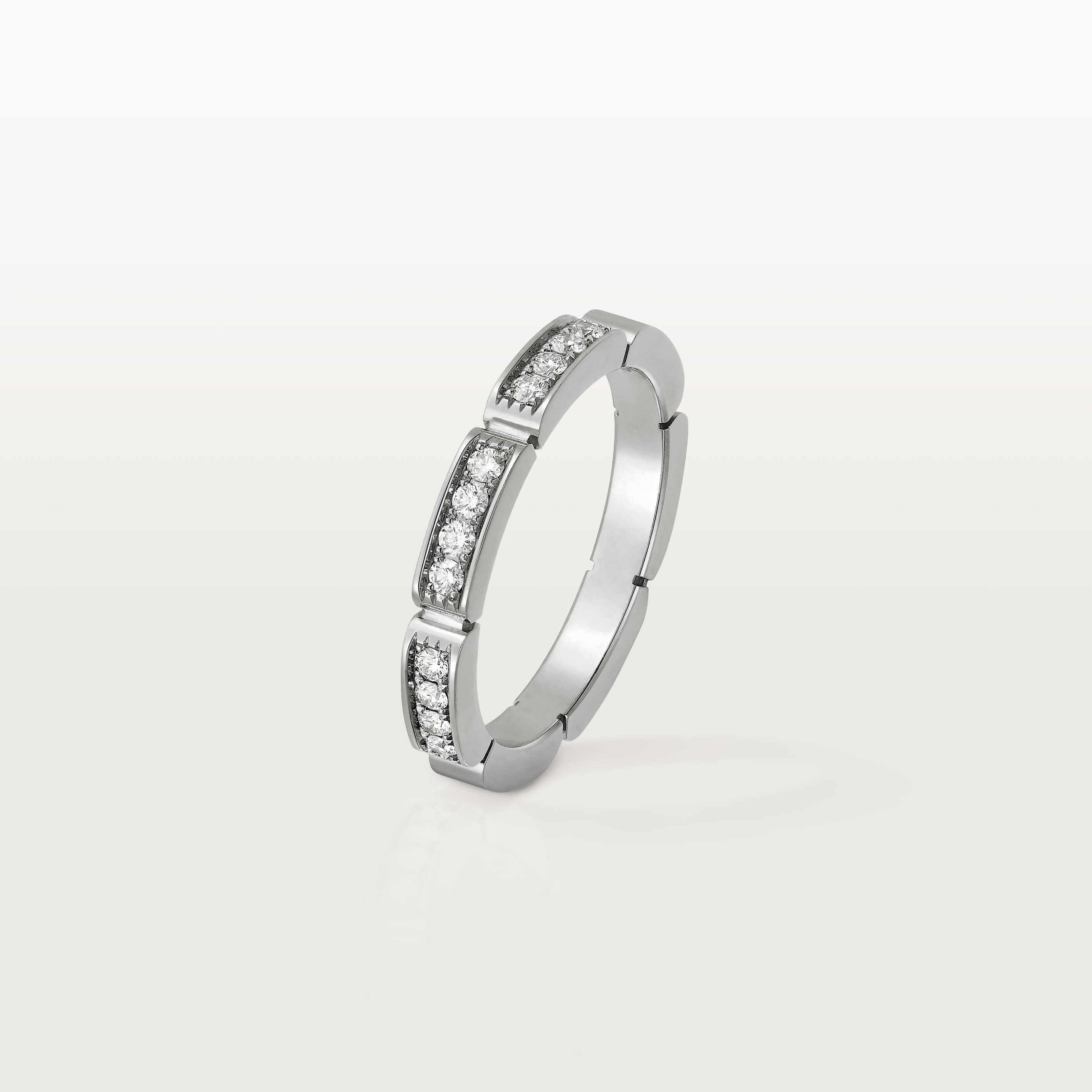 Maillon Panth&egrave;re wedding band, half-paved