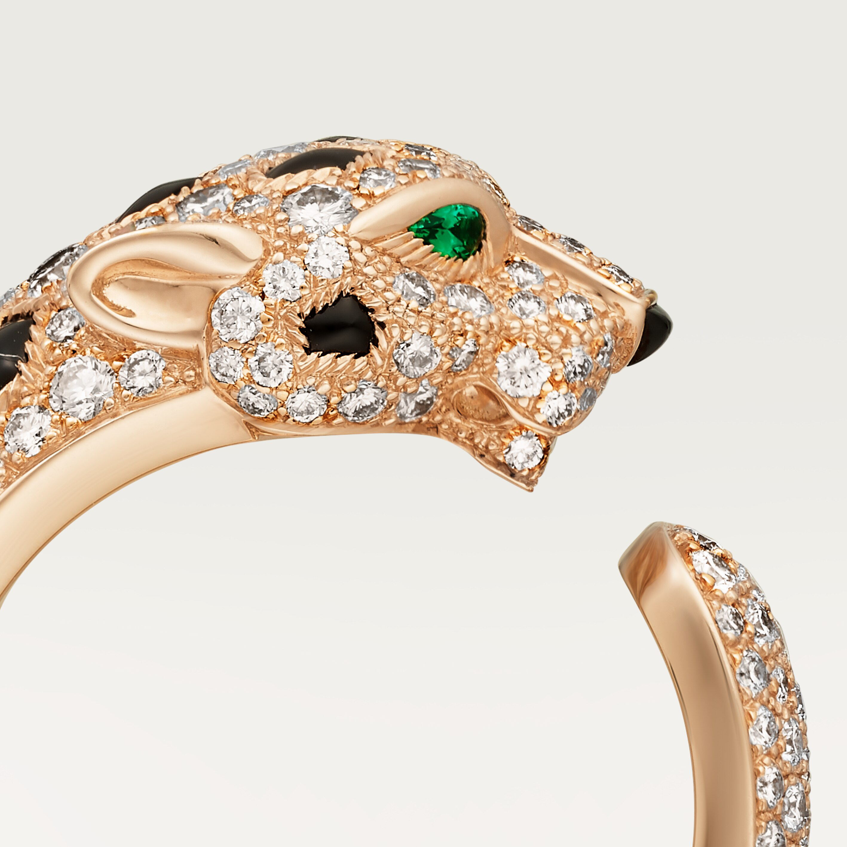 Panth&egrave;re de Cartier ring, medium model, paved