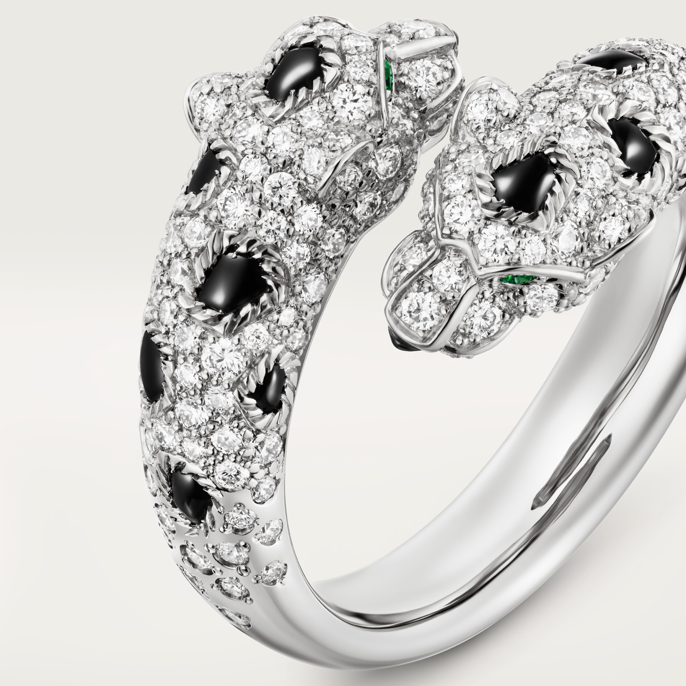 Panth&egrave;re de Cartier ring, semi-paved