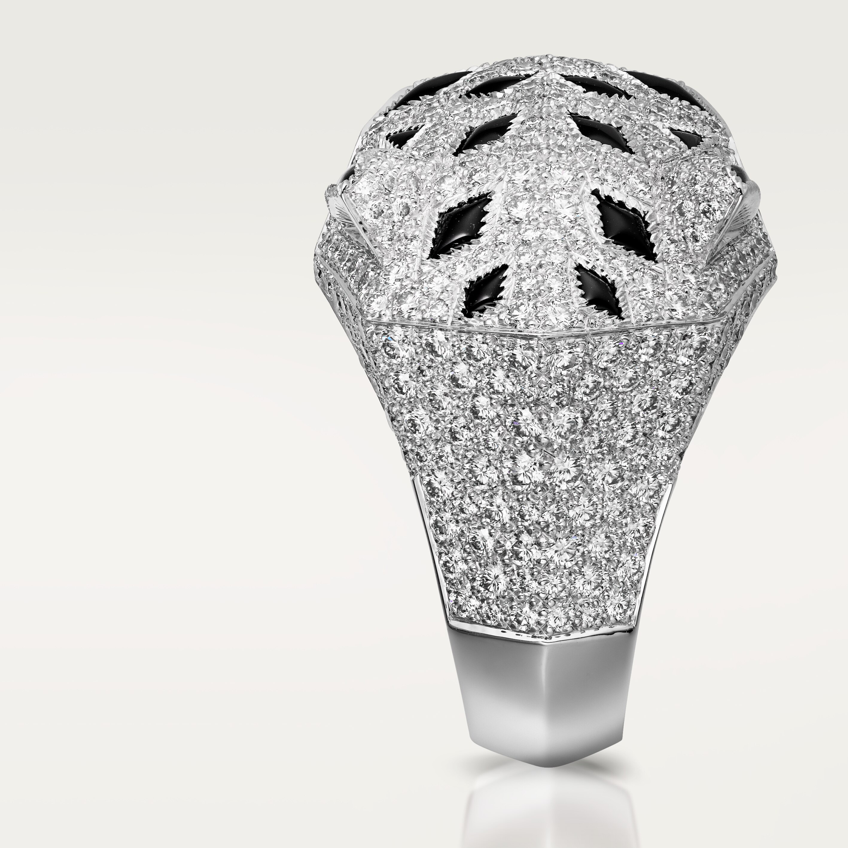 Panth&egrave;re de Cartier ring, paved, image 8