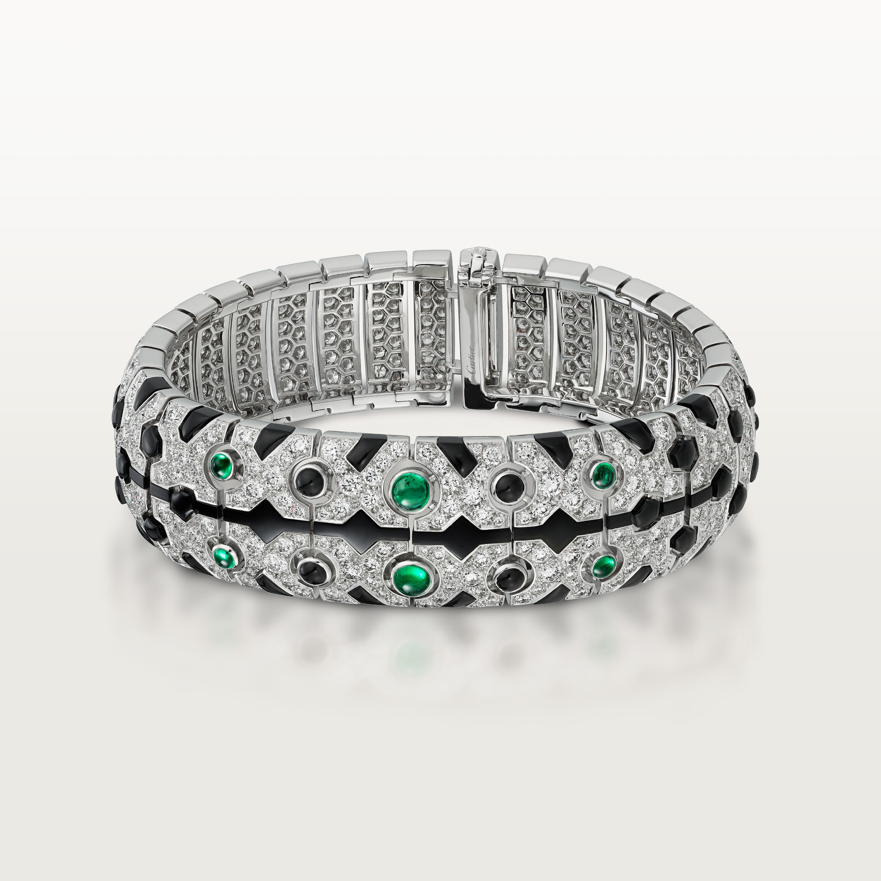 Panth&egrave;re de Cartier cuff, emerald, paved
