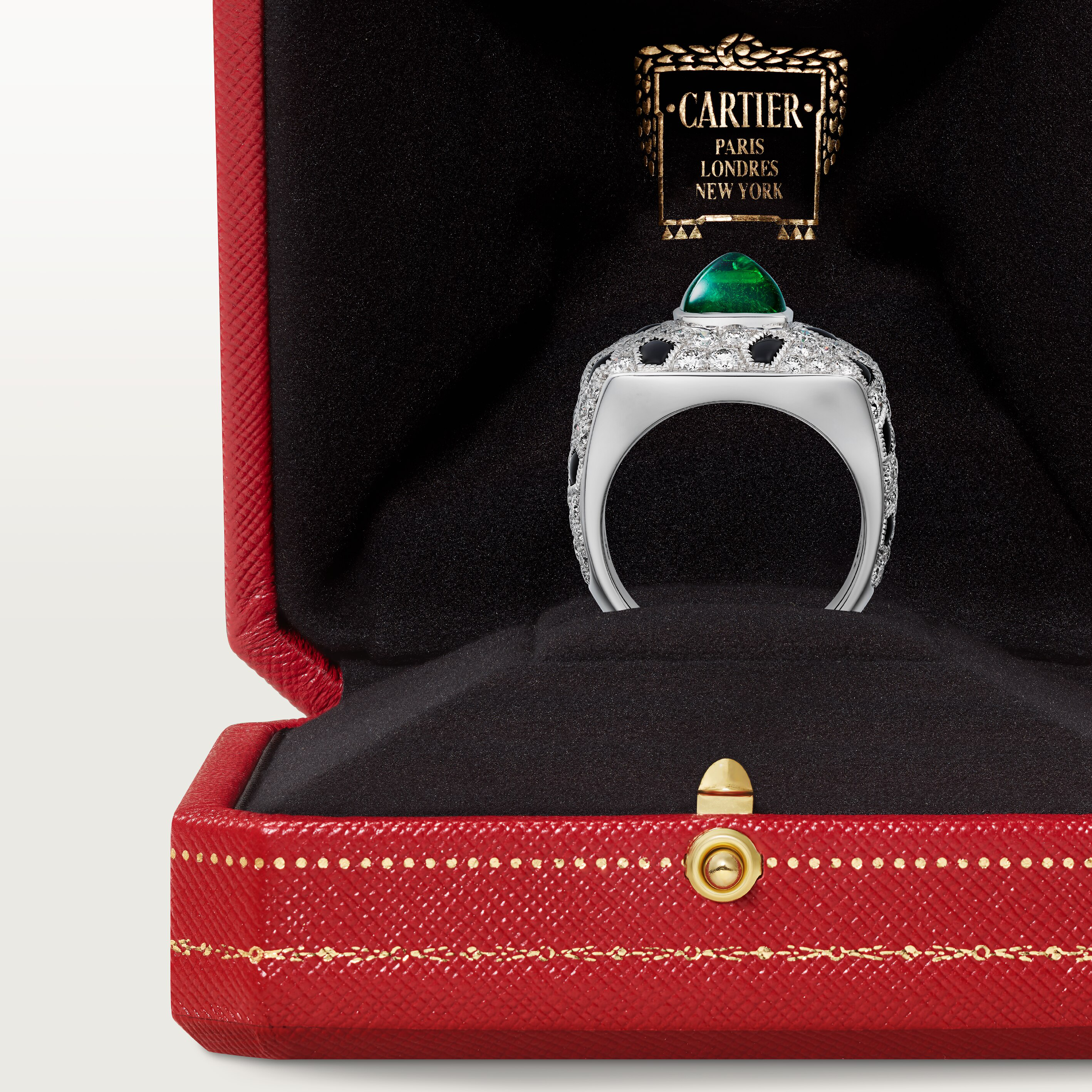 Panth&egrave;re de Cartier ring, sugarloaf-cut emerald, small model, paved , image 9