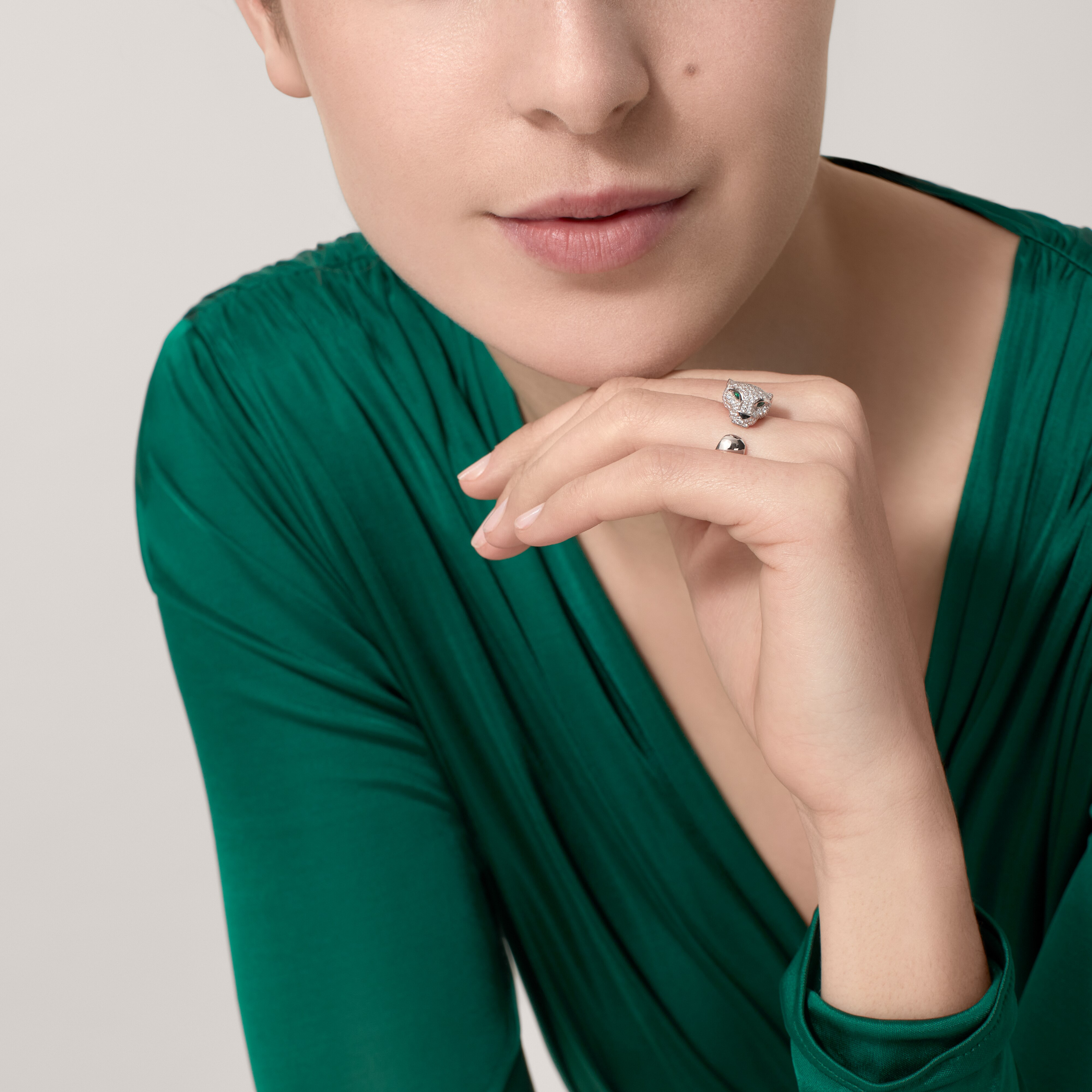 Panth&egrave;re de Cartier ring, medium model, paved