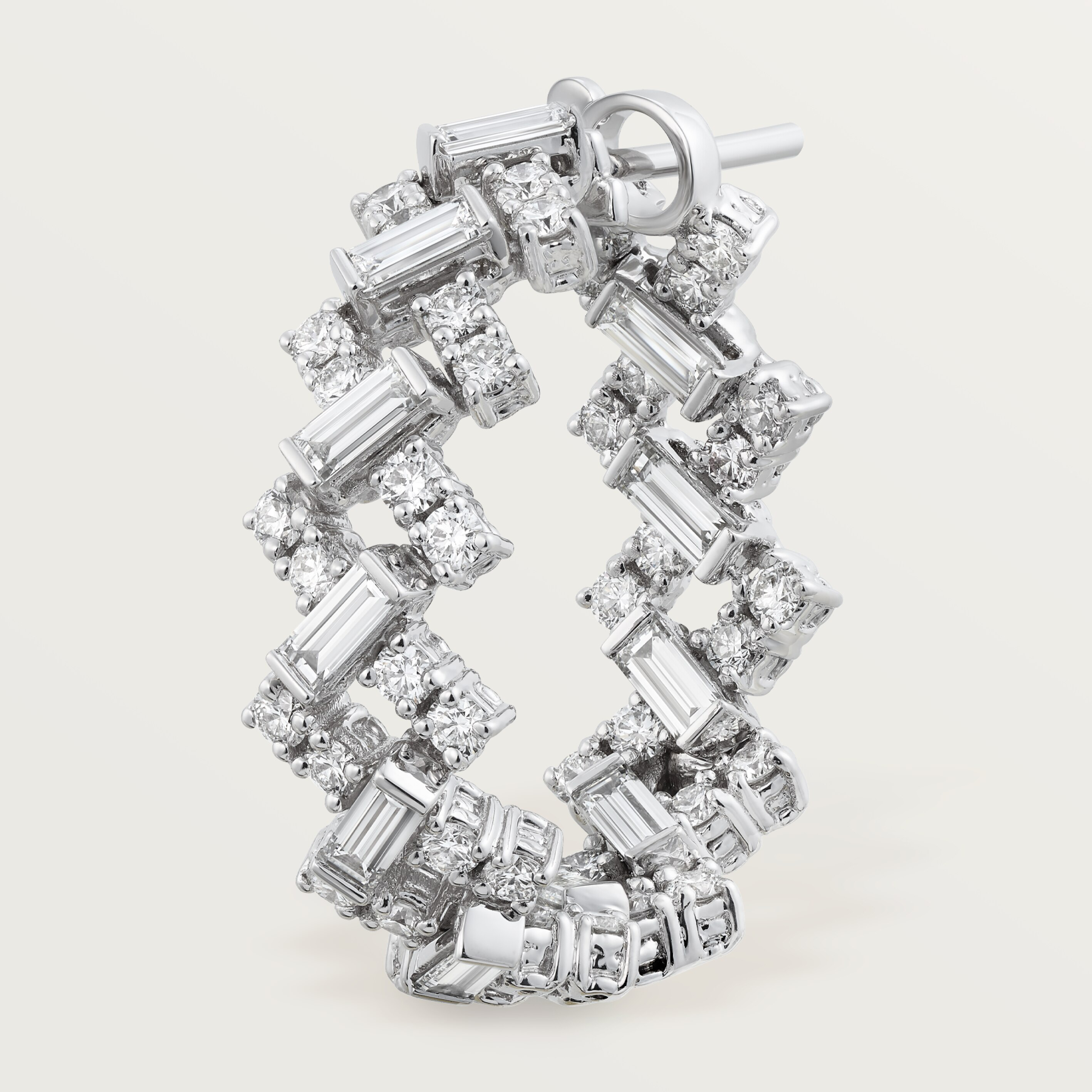 Reflection de Cartier earrings, diamonds