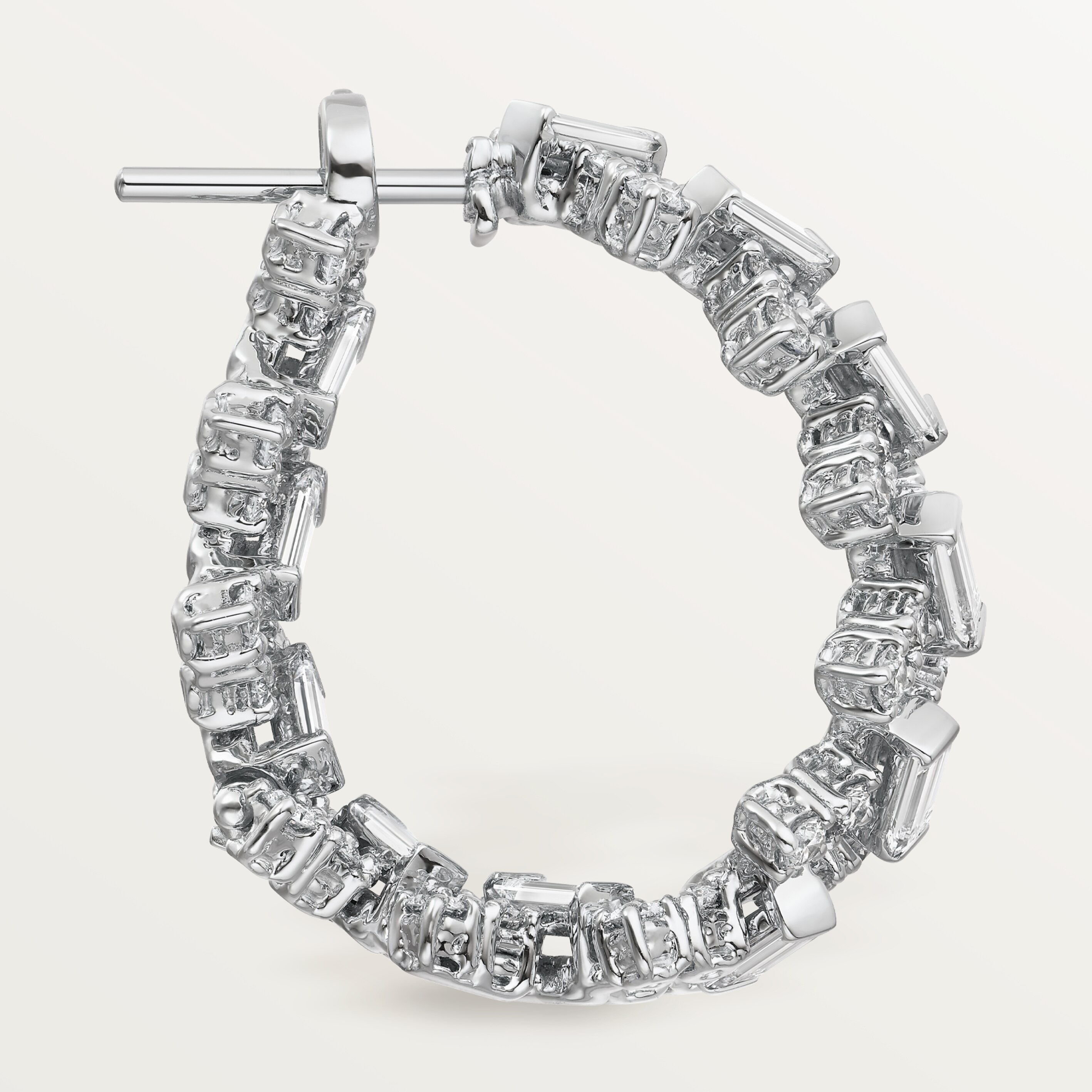 Reflection de Cartier earrings, diamonds