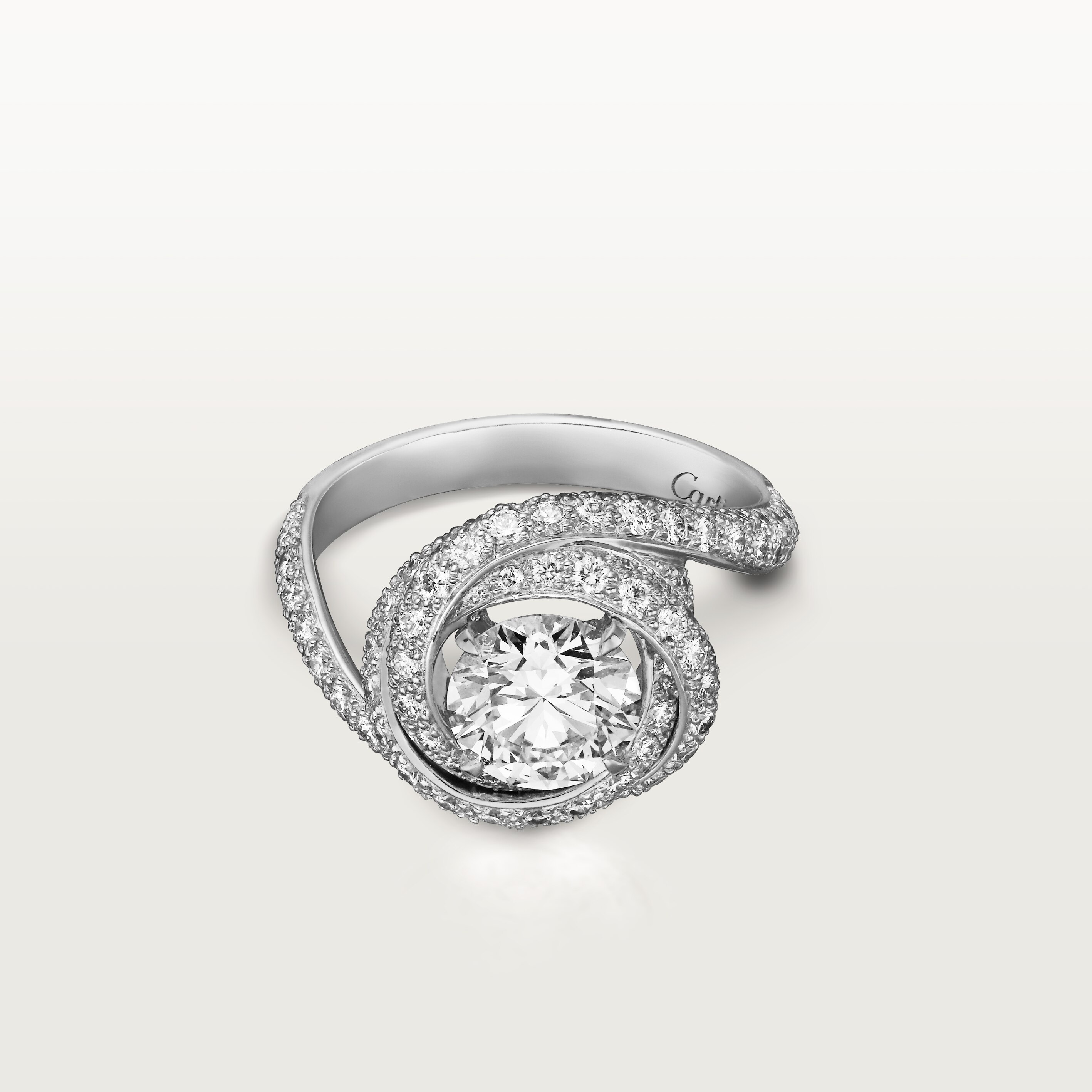 Trinity Ruban solitaire, brilliant-cut diamond, paved 
