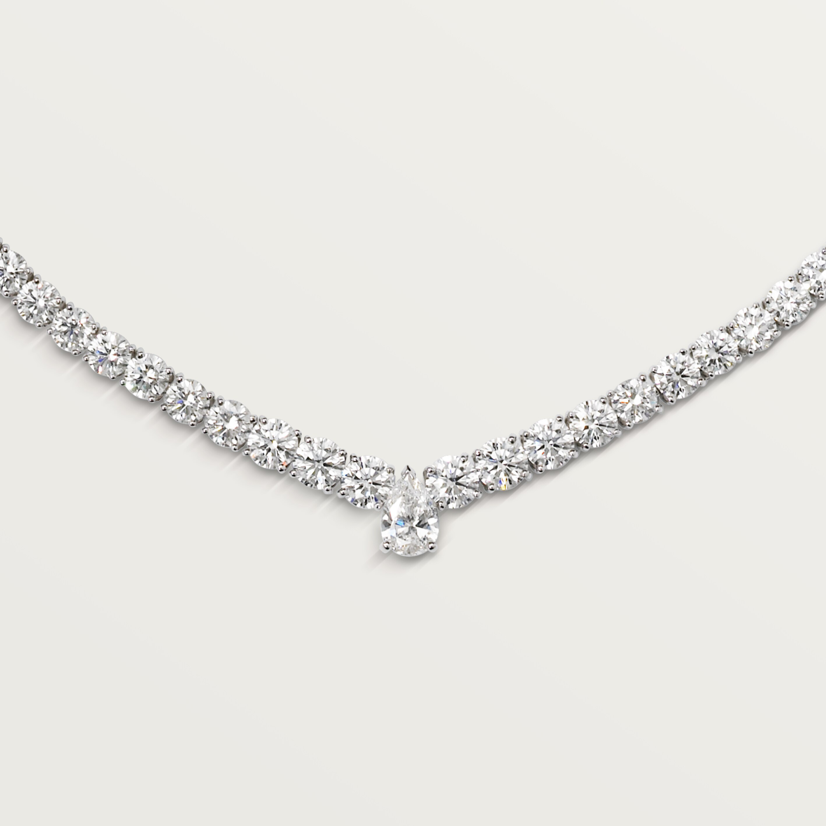 Lignes Essentielles necklace, brilliant-cut diamonds