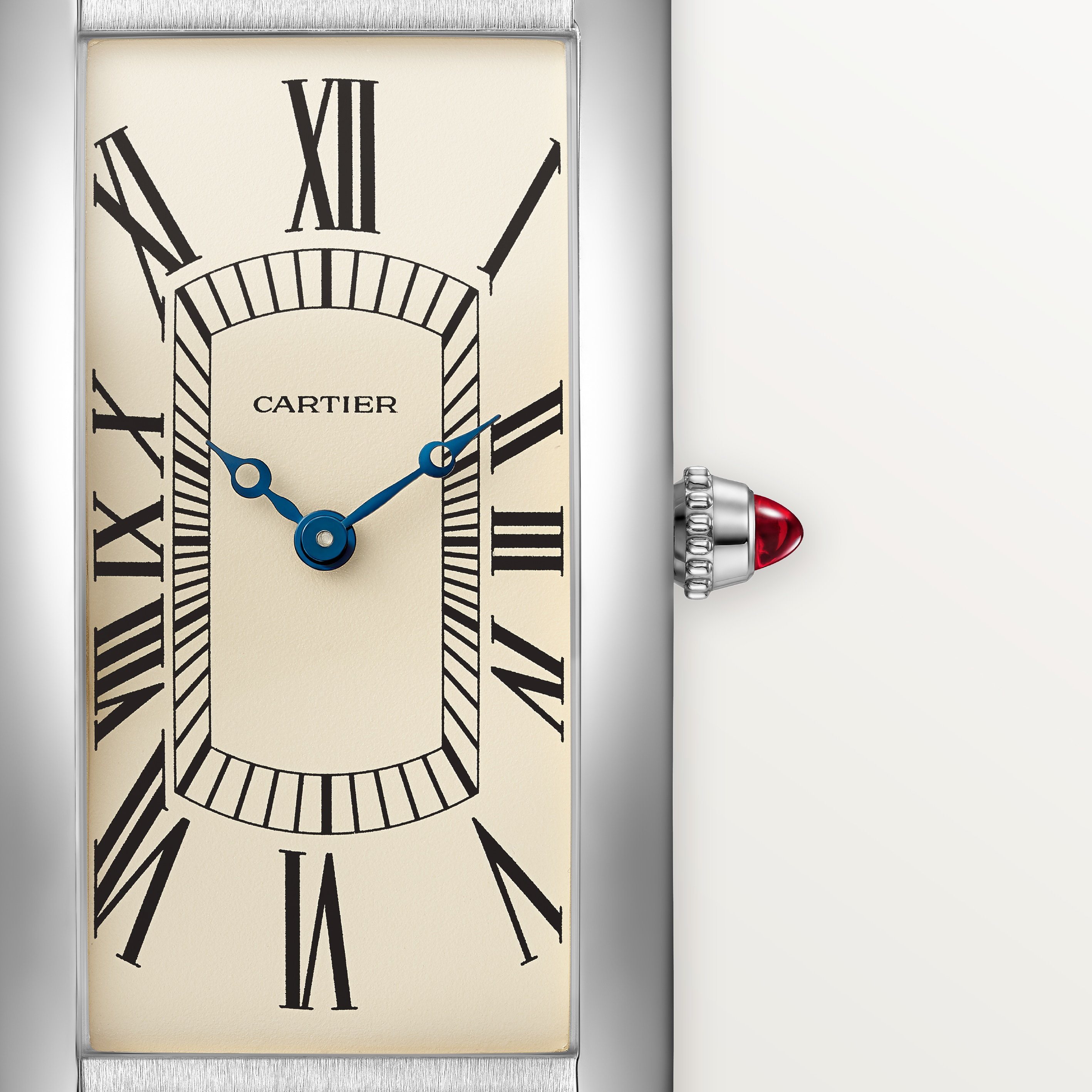 Tank Cintr&eacute;e watch