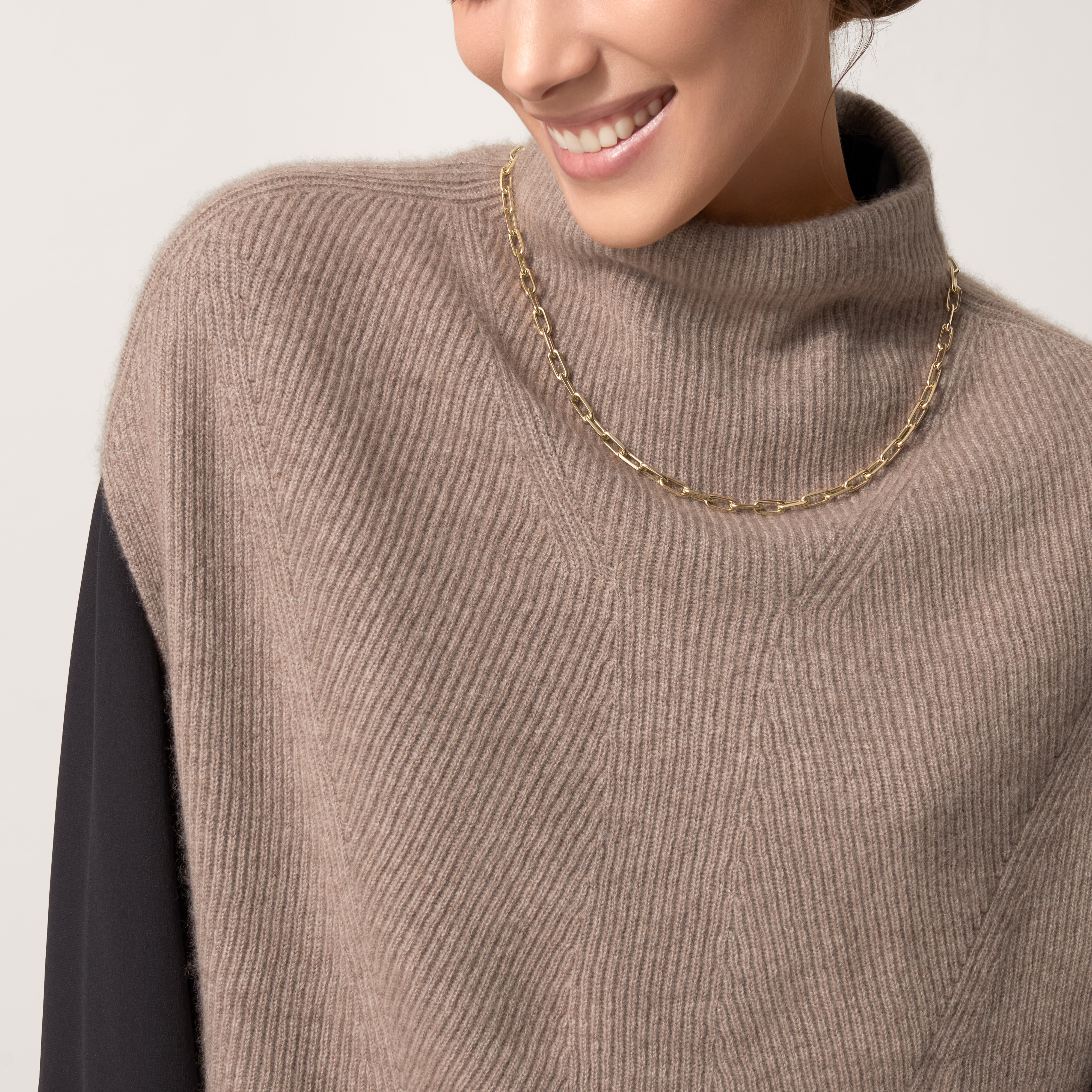 Santos de Cartier necklace, chain, medium model