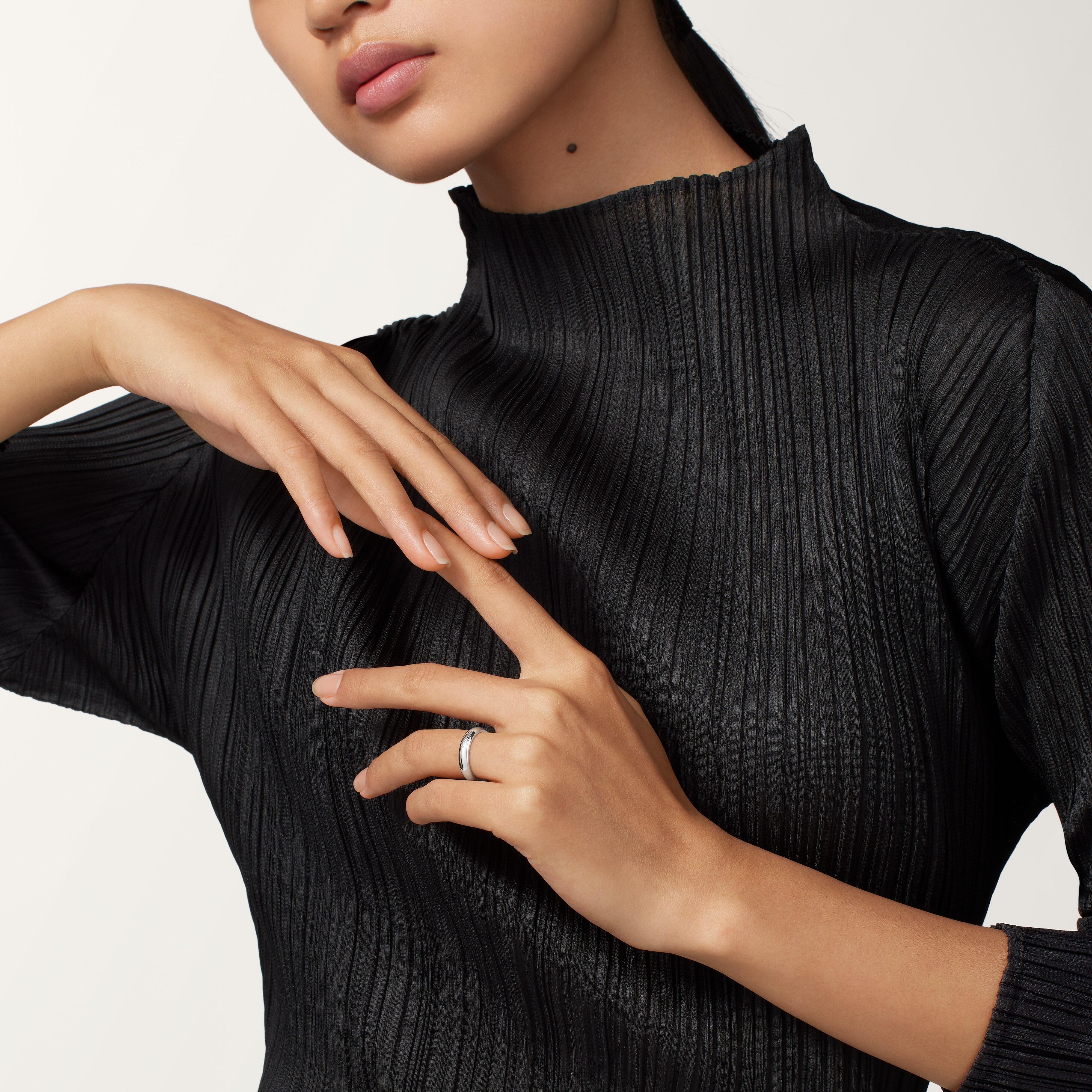 C de Cartier wedding band, 4 mm width