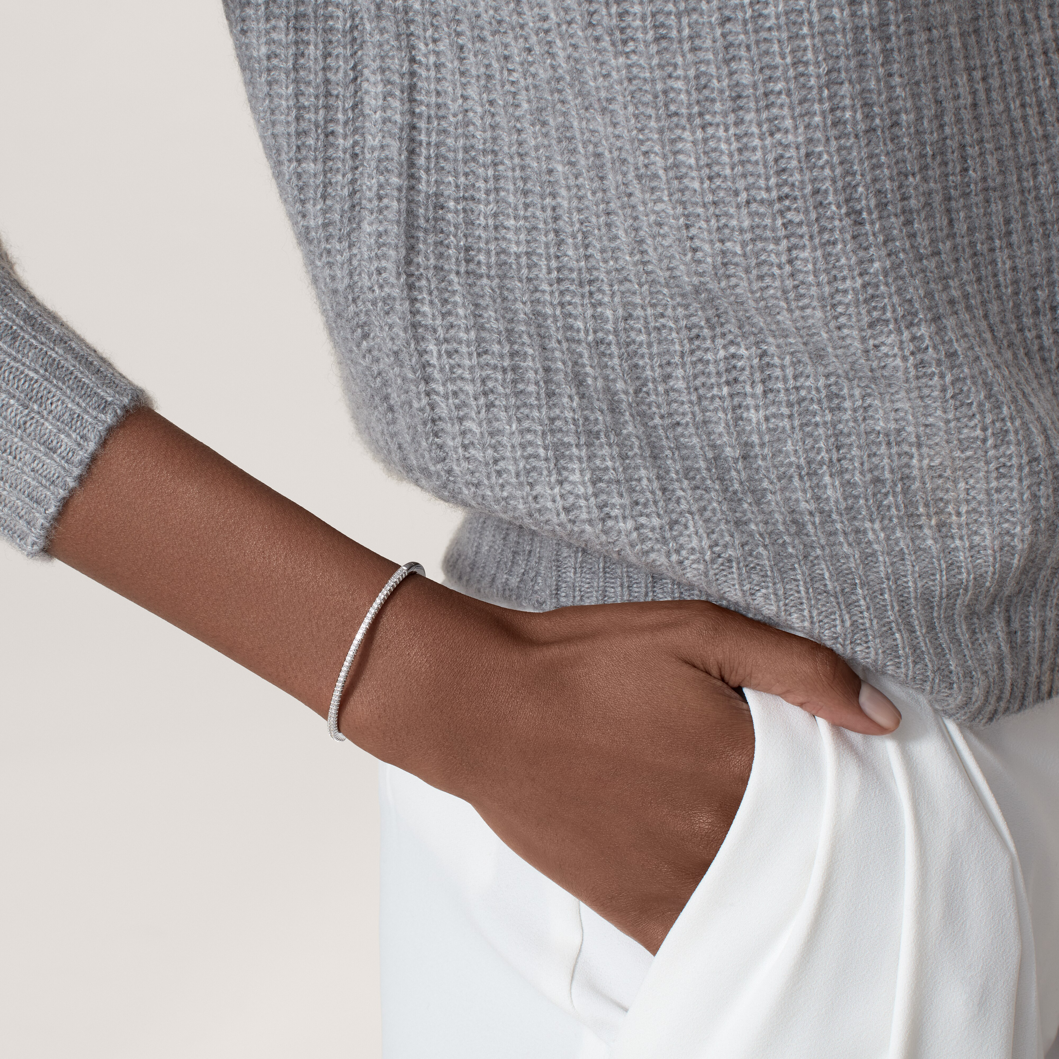 Etincelle de Cartier bracelet, half-paved