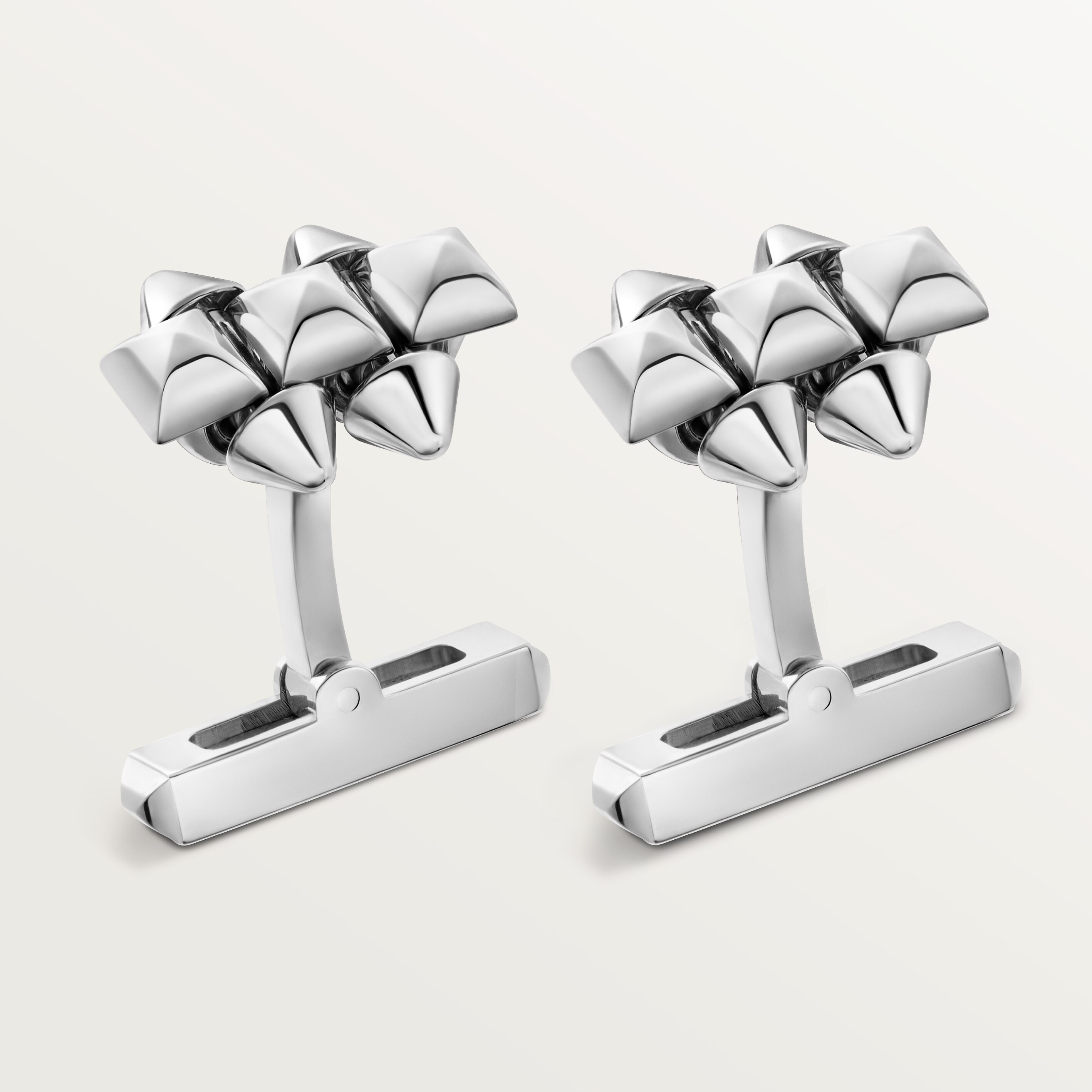 Clash de Cartier cufflinks