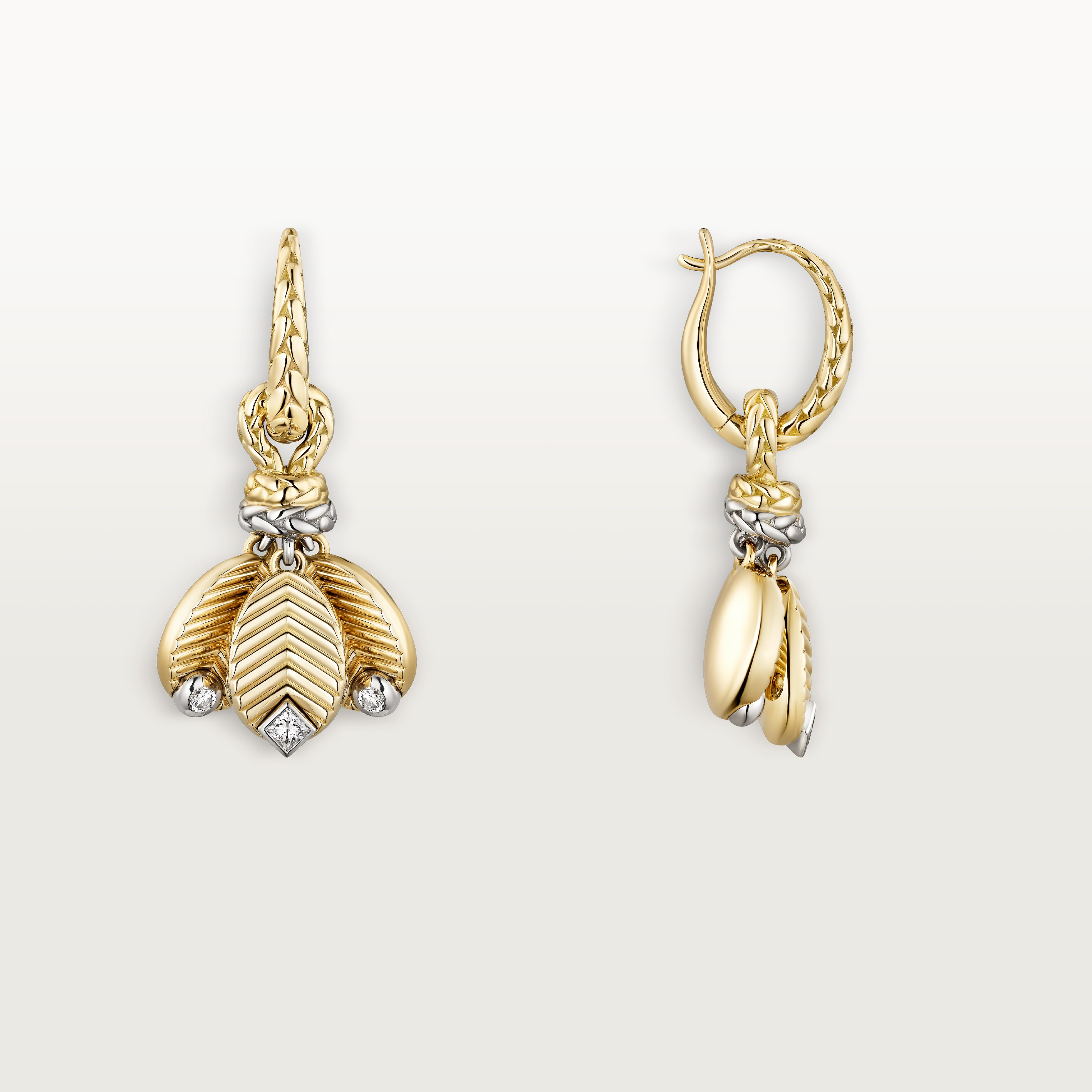 Grain de Caf&eacute; earrings, diamonds