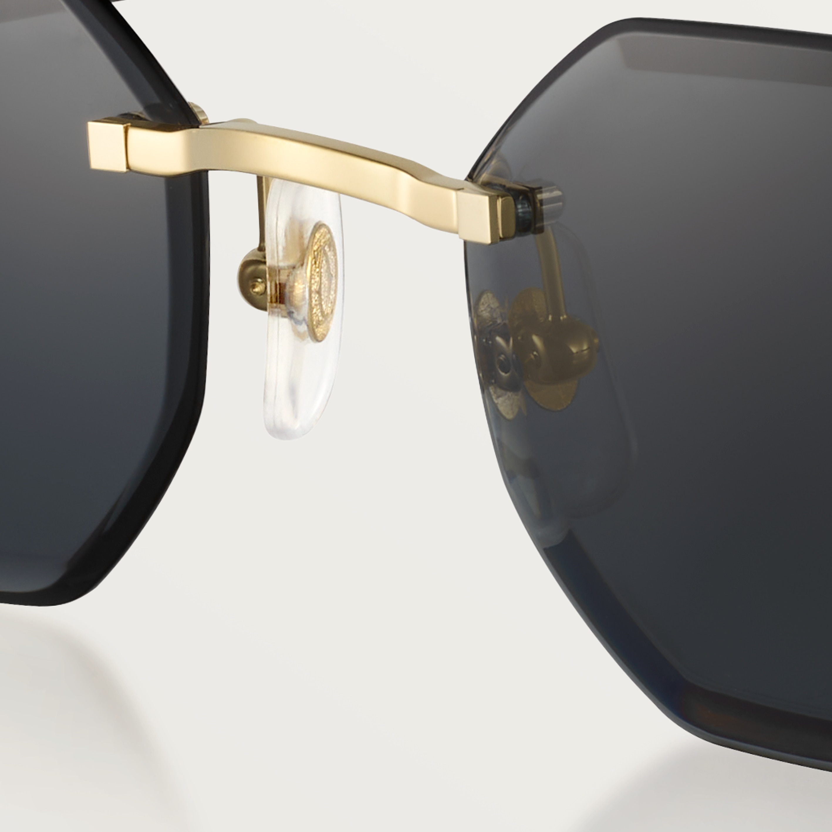 Sunglasses C Allong&eacute; de Cartier motif